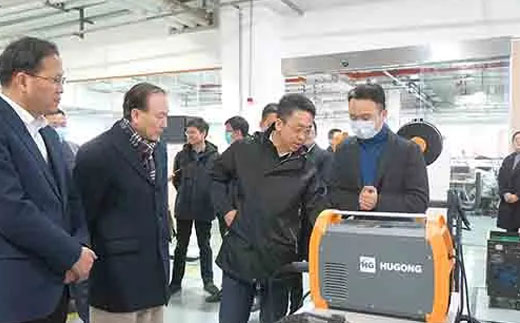 南昌市委常委、副市长王万征一行莅临上海多特蒙德中文集团总部考察